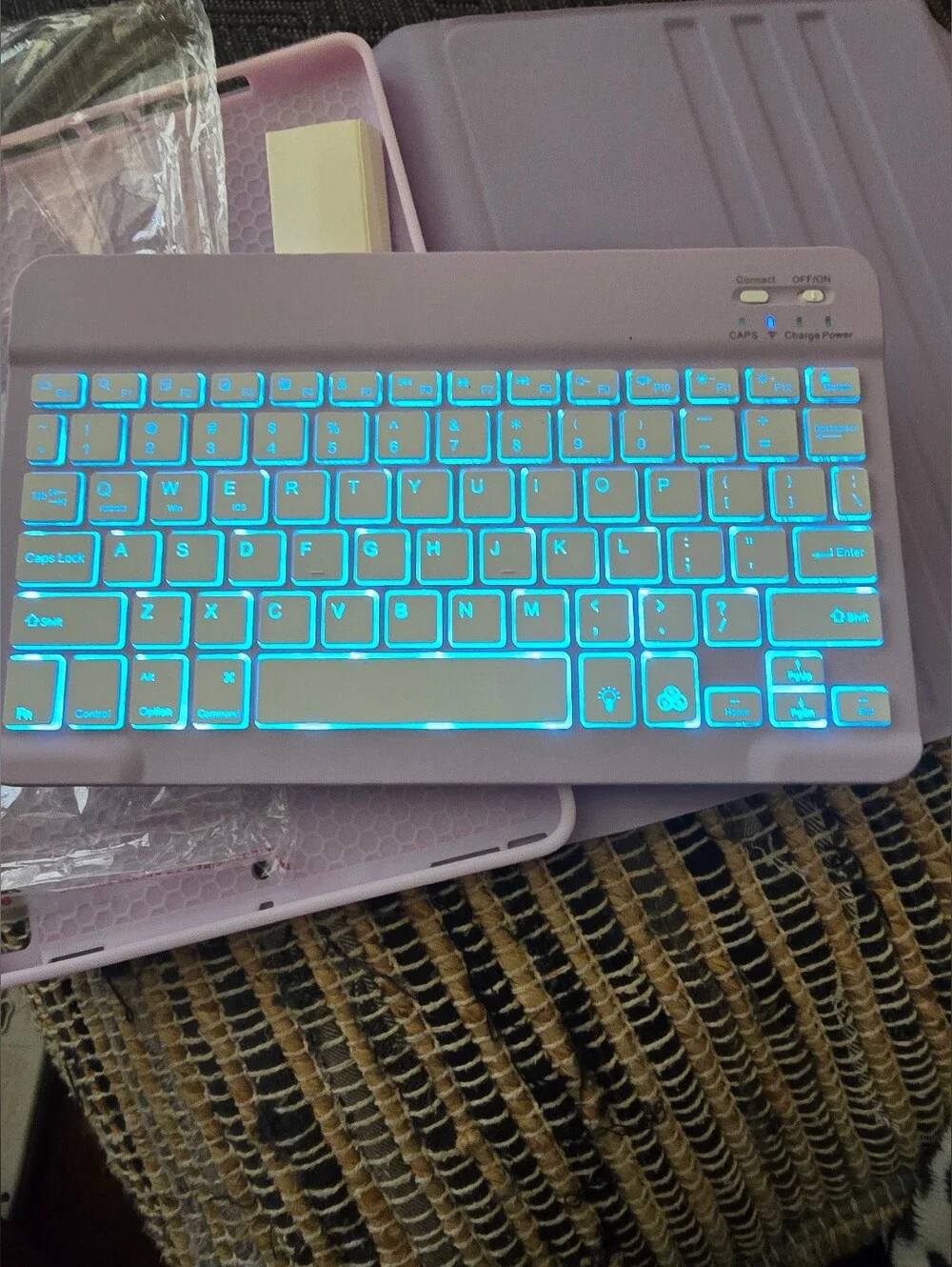 Slim Wireless Bluetooth Keyboard in Light Lavender For Ipad And Android
